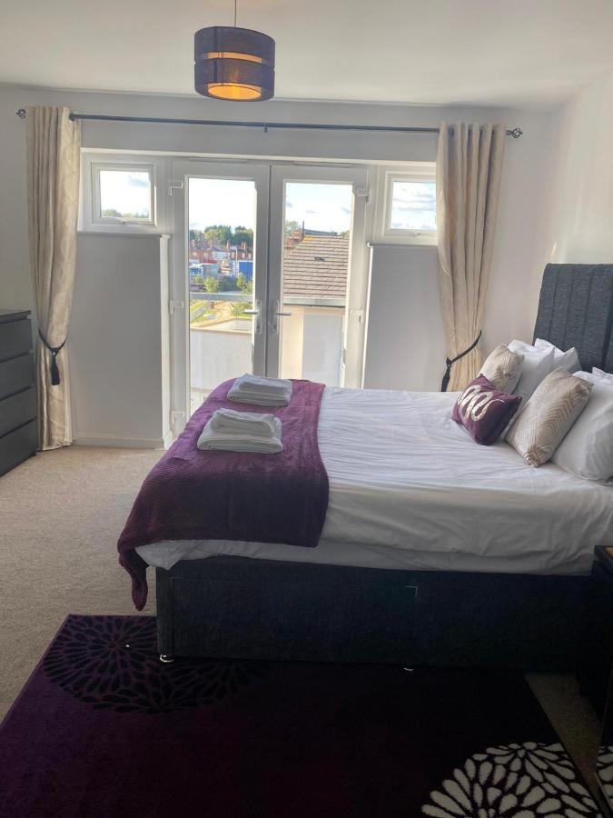 Cathedral View Apartment Coventry Bagian luar foto