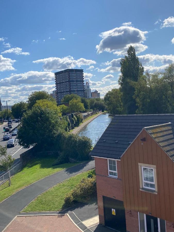 Cathedral View Apartment Coventry Bagian luar foto